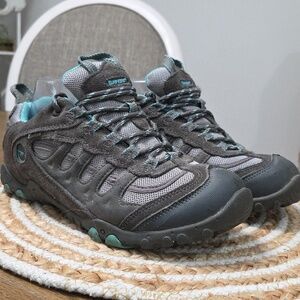 Hi-Tec Penrith Low Waterproof Womans Teail Walking Shoes, Size 7